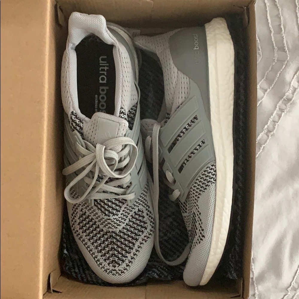 Adidas Ultra boost 1.0 Silver/MetallicGrey Men’s 9